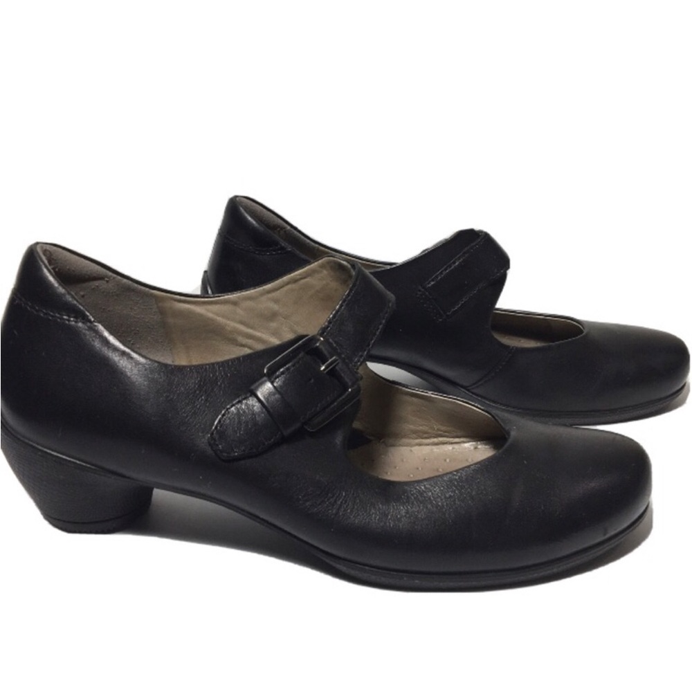 Ecco leather black Mary Jane comfort shoes. Size 40.